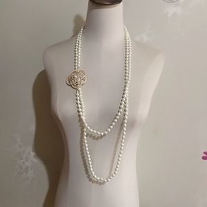 Gorgeous Vintage Long Pearl Necklace
